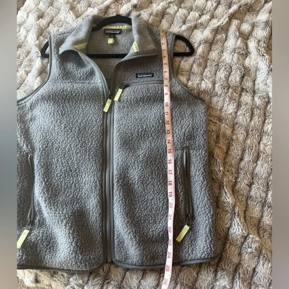 Patagonia Gray Retro Pile Vest - Picture 4 of 5